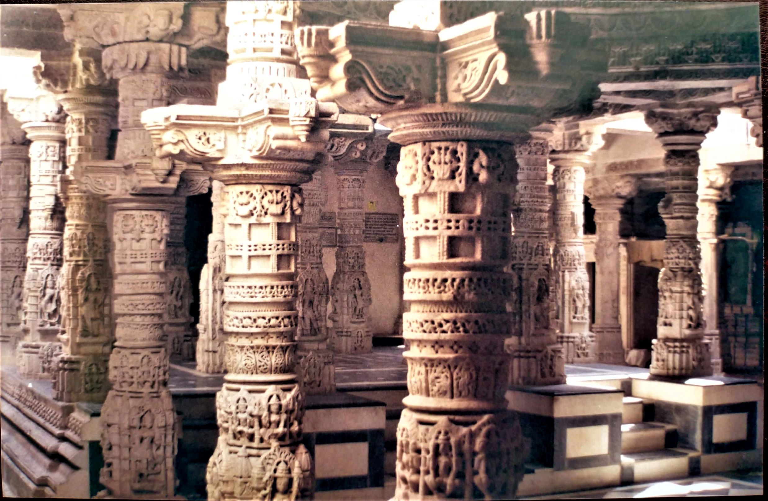 દેલવાડા (મેવાડ) ગામનું જૈન દેરાસર, Dilwara Jain Temple history in Gujarati