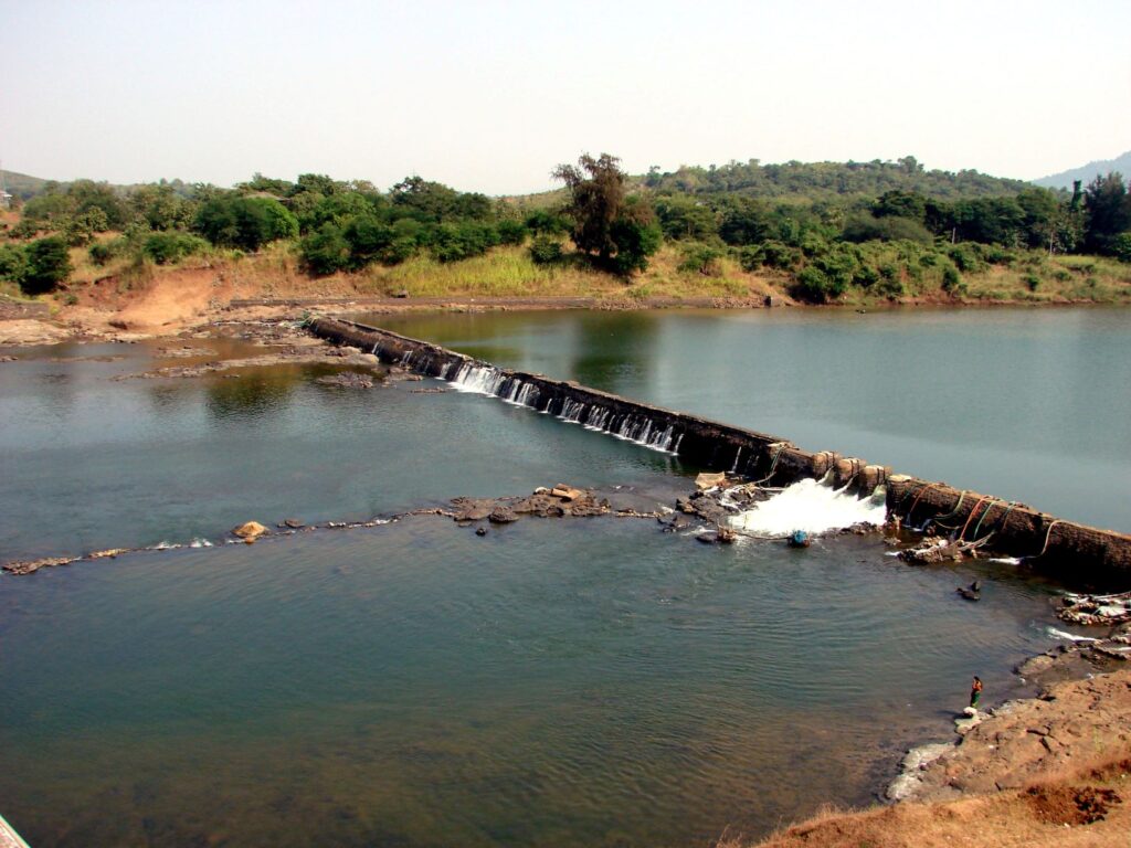 Vaitarana River, DharmaDham Nageshvar Parshvanath, Durves